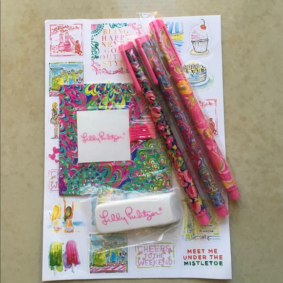 NWT Lilly Pulitzer Agenda Bonus Pack - Picture 3 of 4